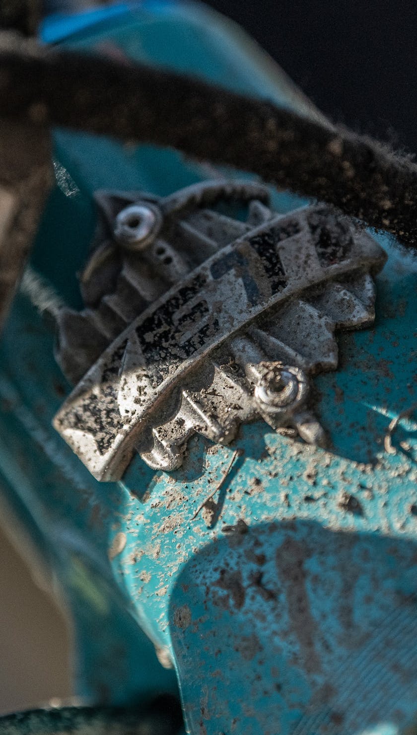 EWS.4 La Thuile Head badge