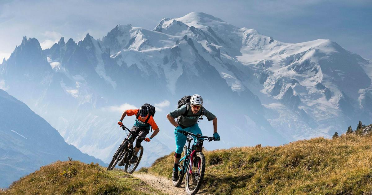 Yeti Cycles official site (dealer locator)