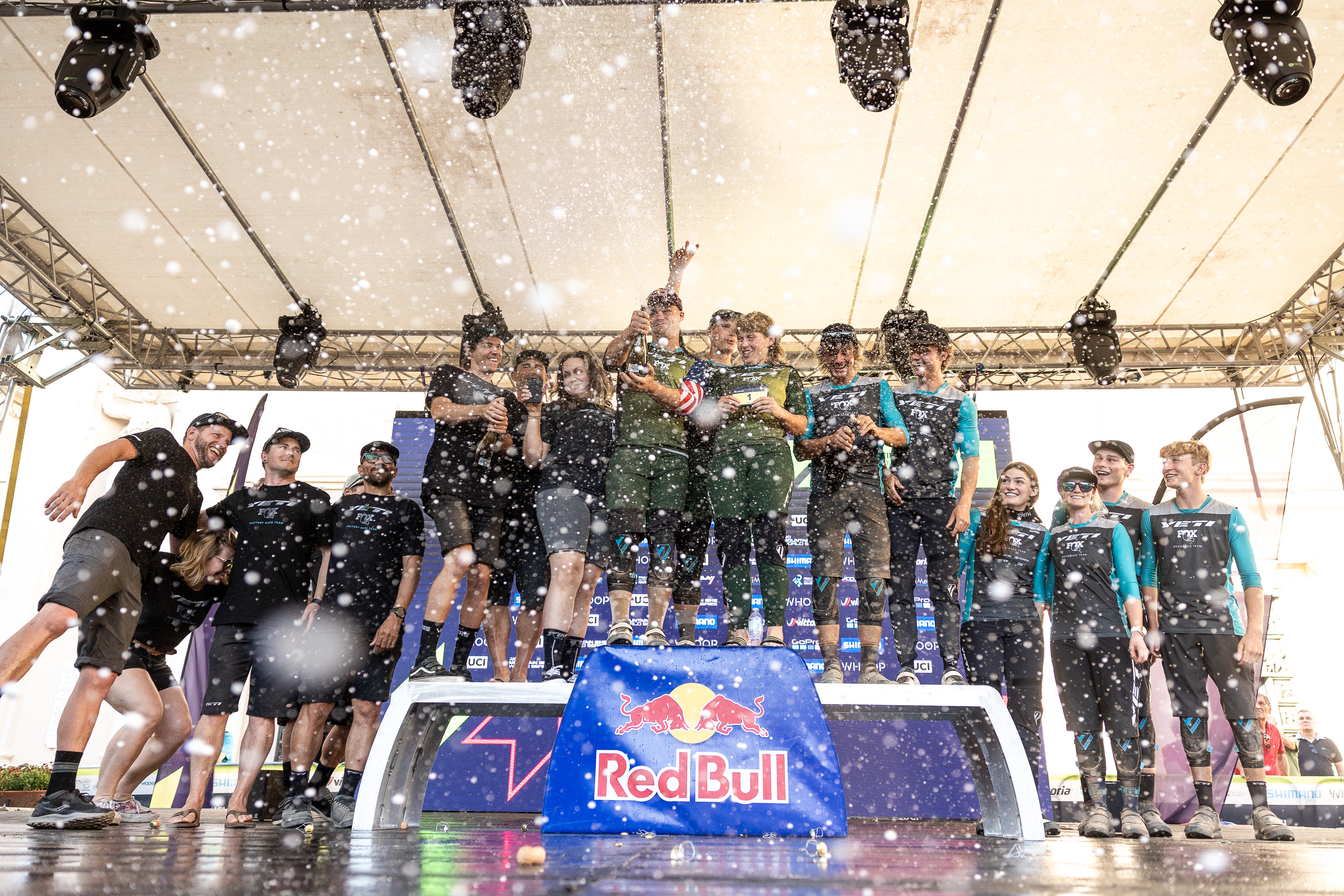 Yeti / FOX Factory Team Podium