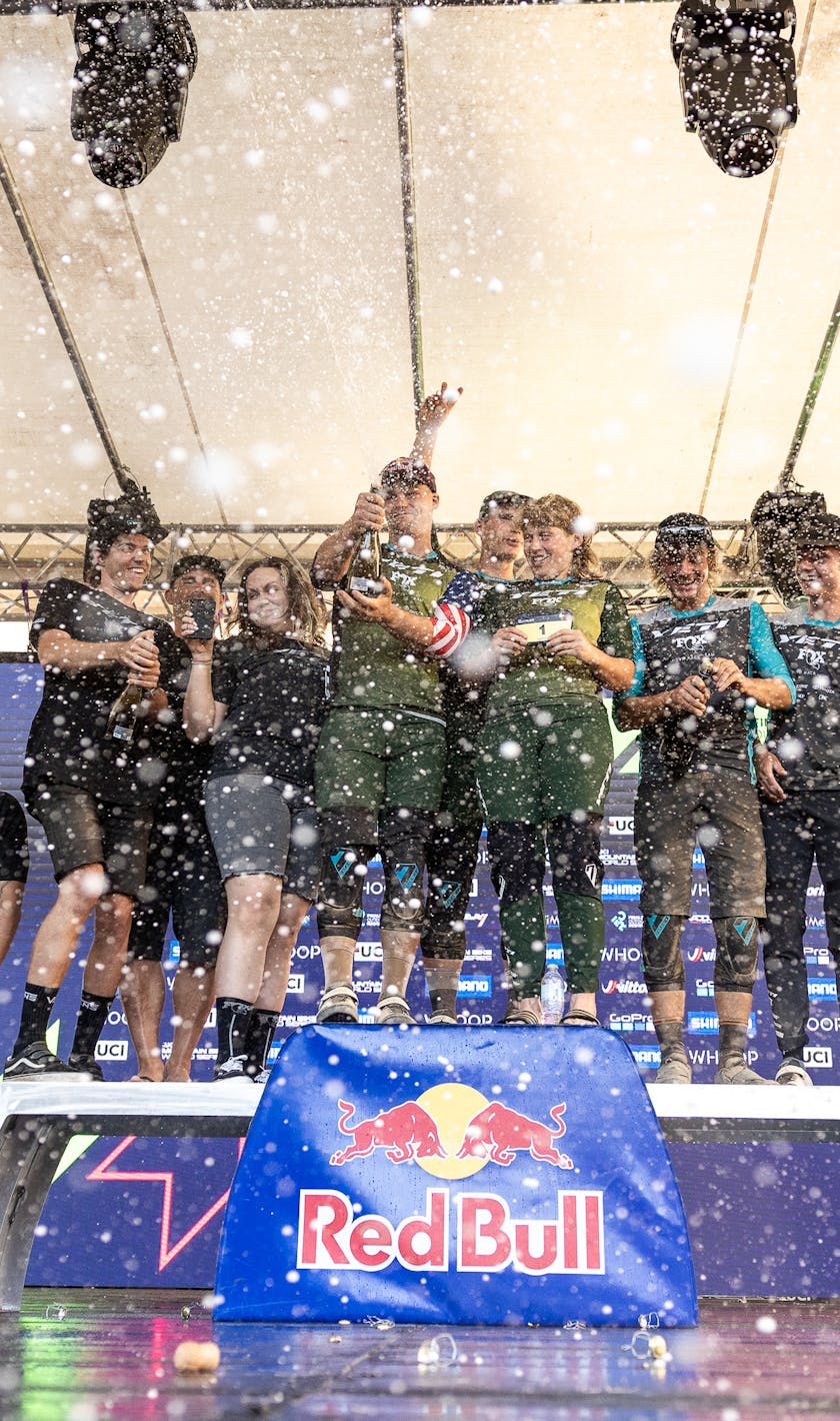 Yeti / FOX Factory Team Podium