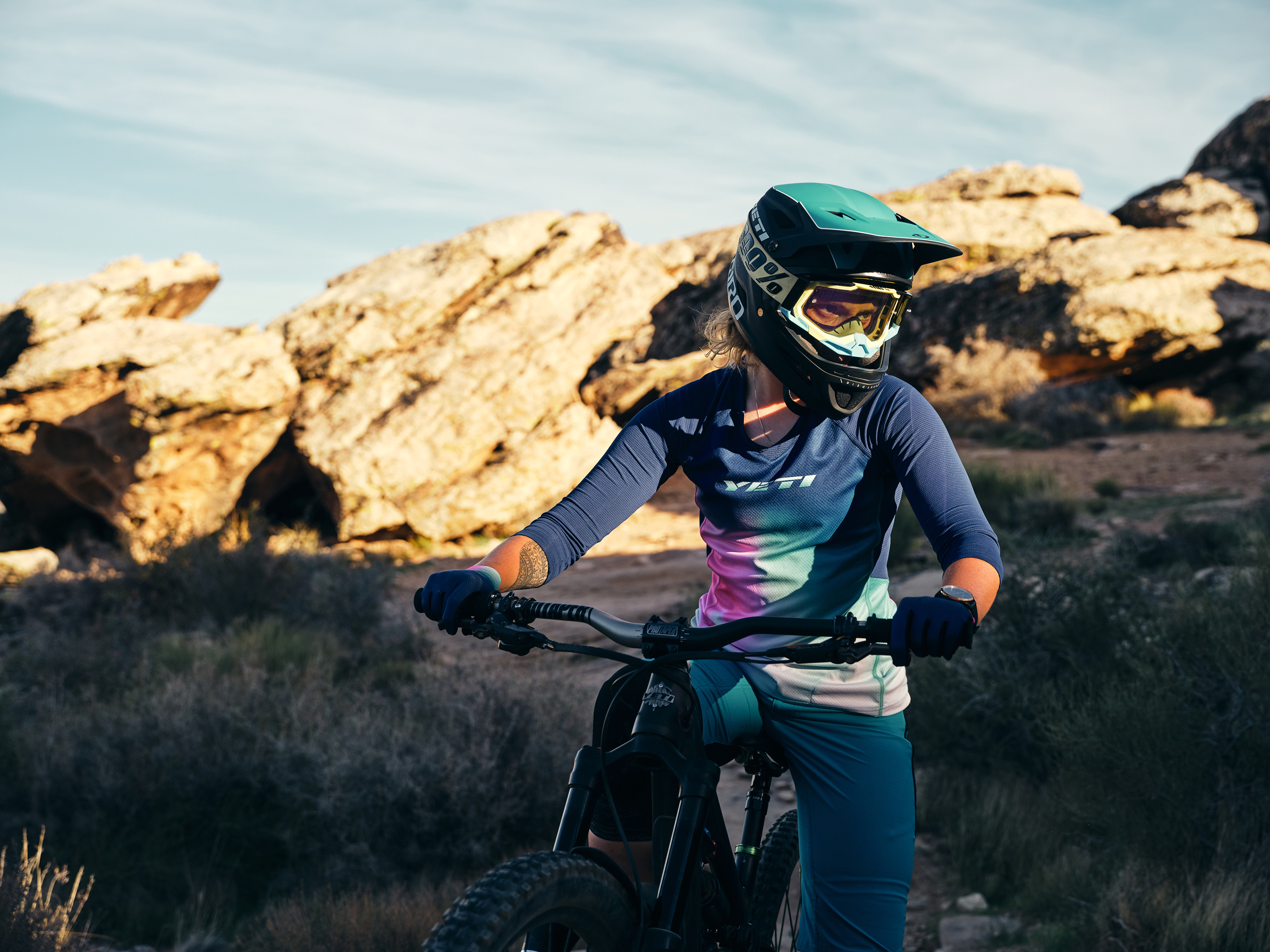 Discount mountain bike apparel sale