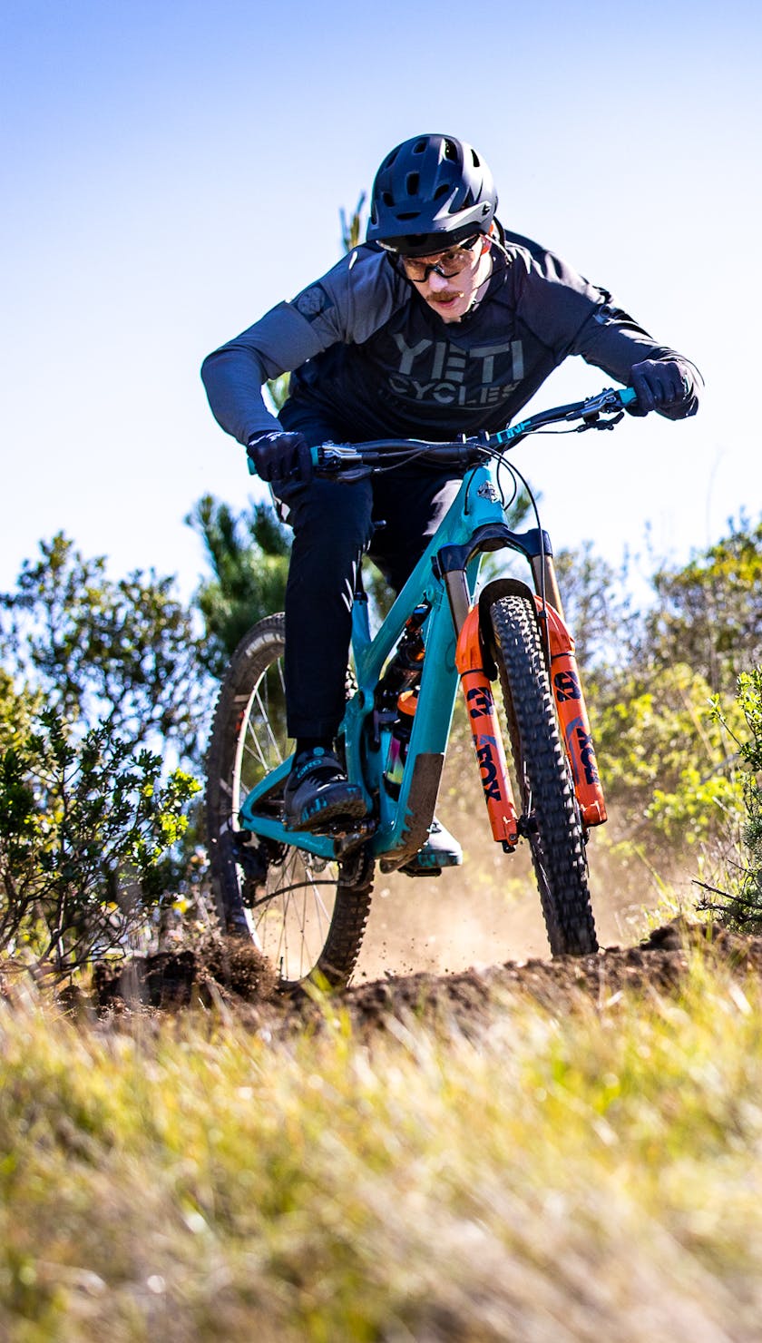 Yeti / Fox National / Devo Team Pacifia Trip Jubal