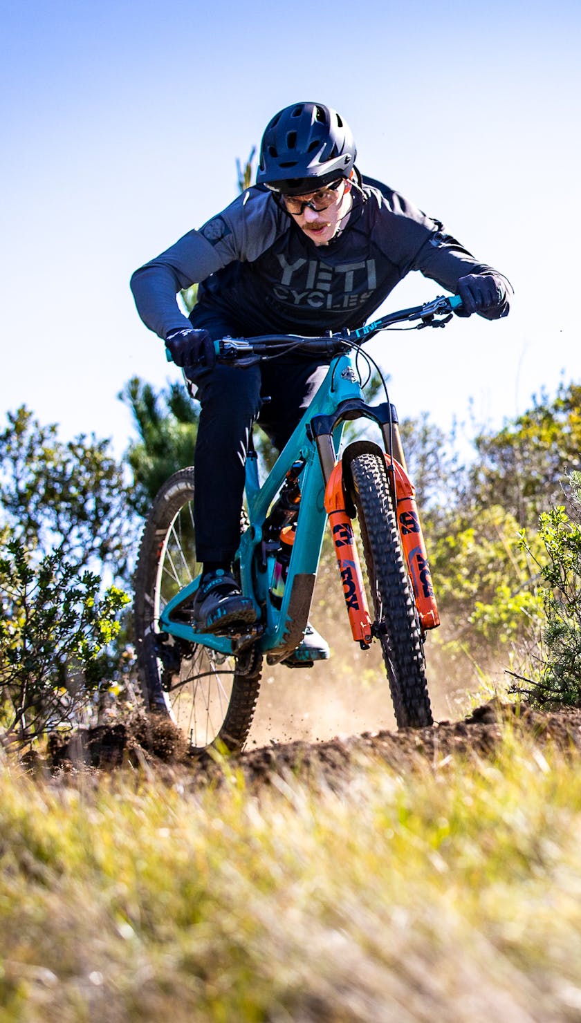 Yeti / Fox National / Devo Team Pacifia Trip Jubal