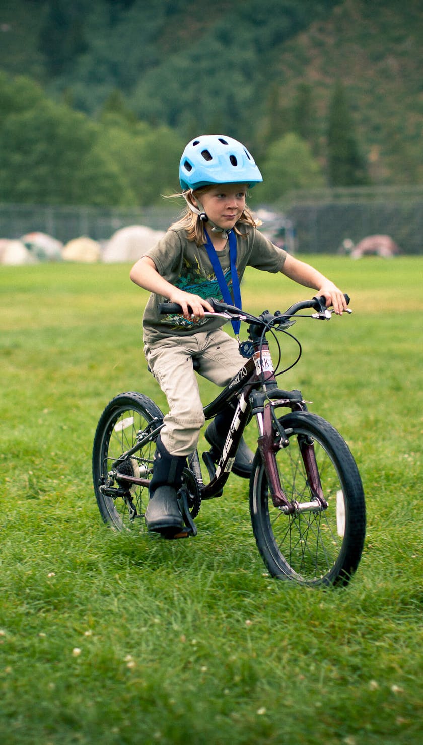 A young Hoogendorn rolling in from camp