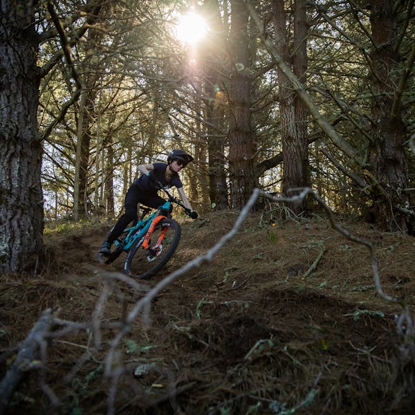 Lauren Bingham aboard the SB150 Devo team race bike