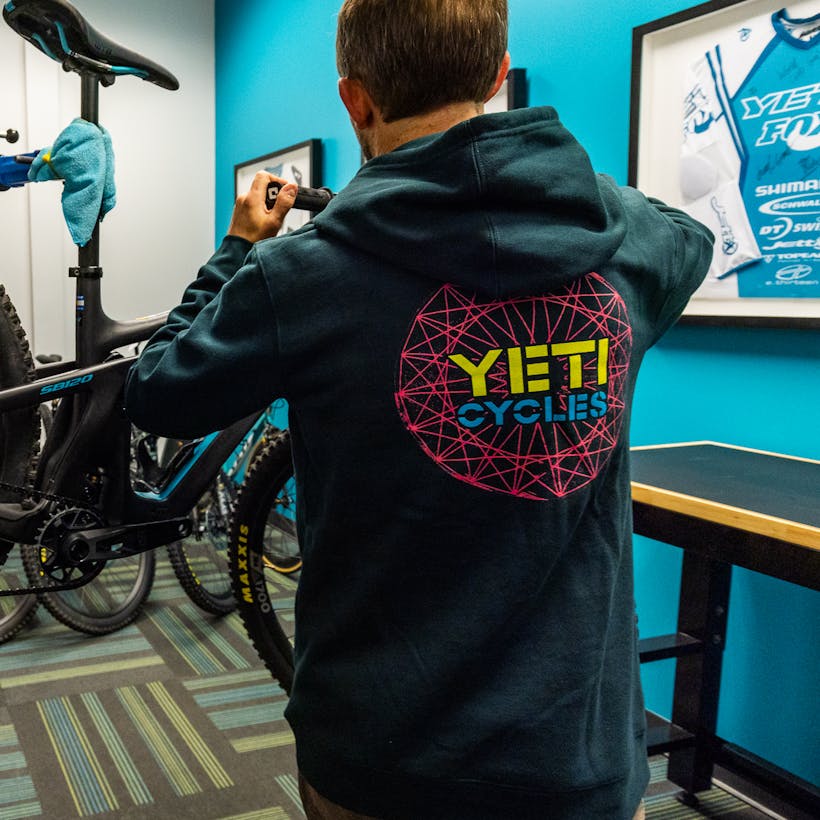Yeti Men's Casual Apparel