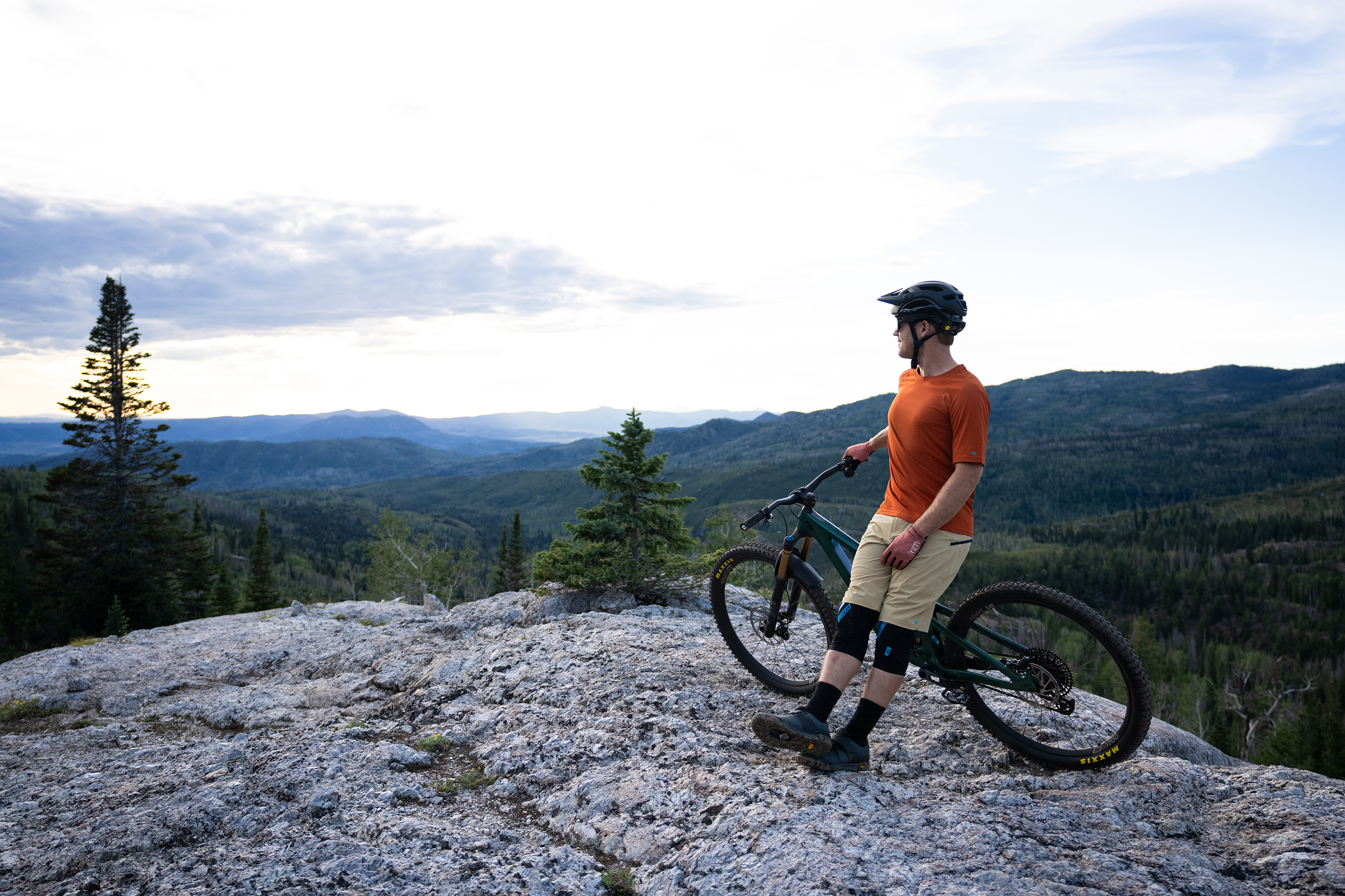 Men's Ridewear - Yeti Cycles