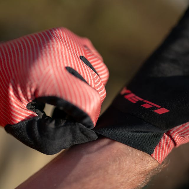 2025 Tech Apparel - Enduro Glove