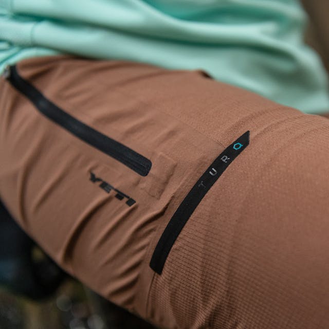 2023 Technical Apparel - Turq W'S Dot Air Short