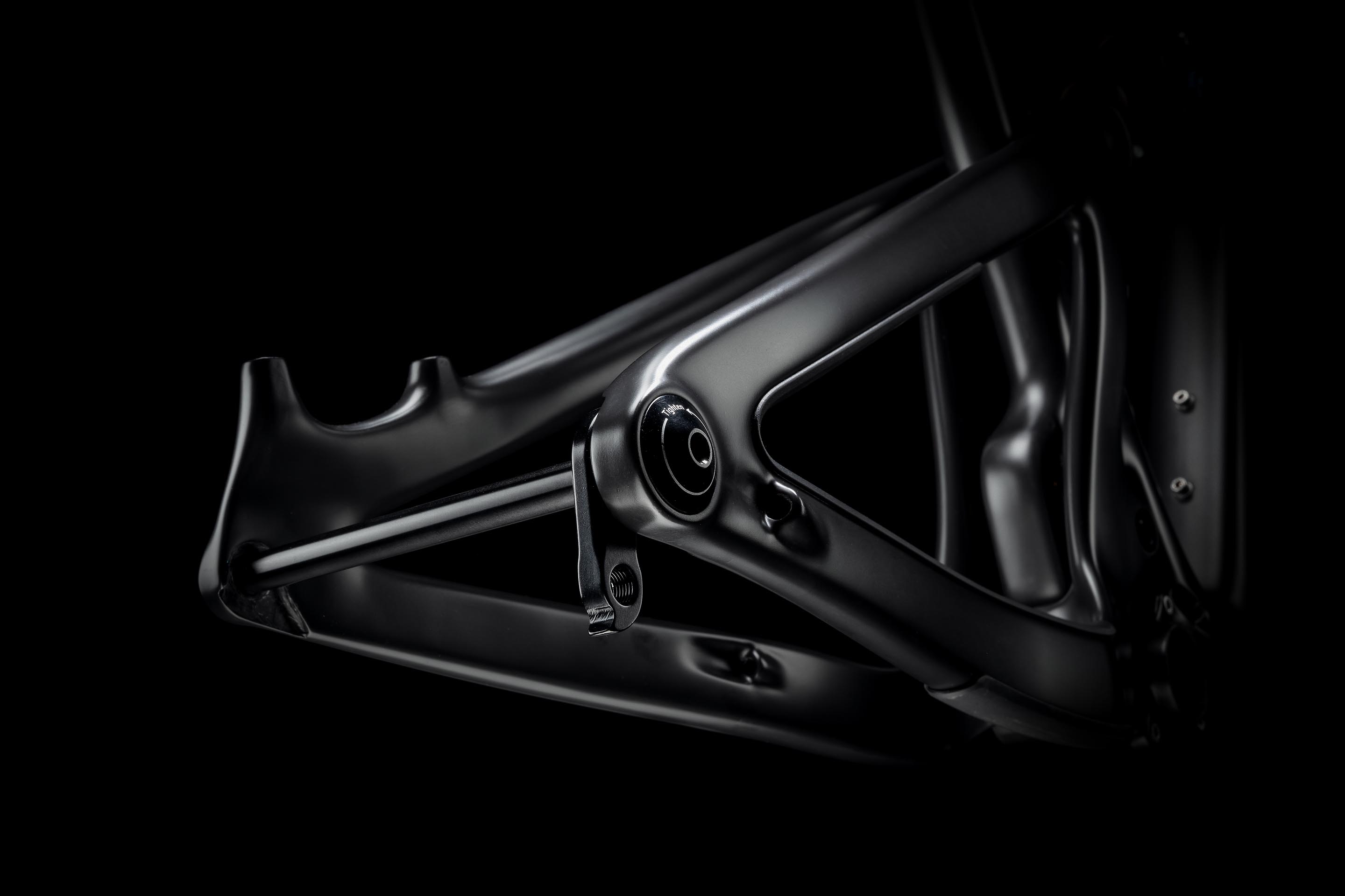 SB130 Raw Carbon Frame Detail