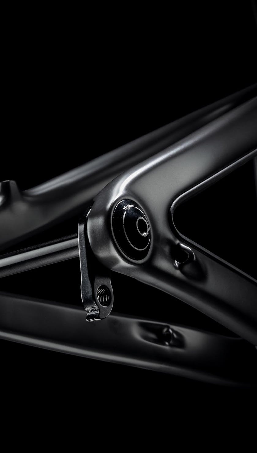 SB130 Raw Carbon Frame Detail