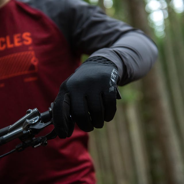2023 Technical Apparel - Polar Glove